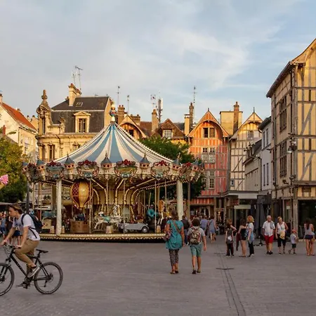 L'orée Des Champs *