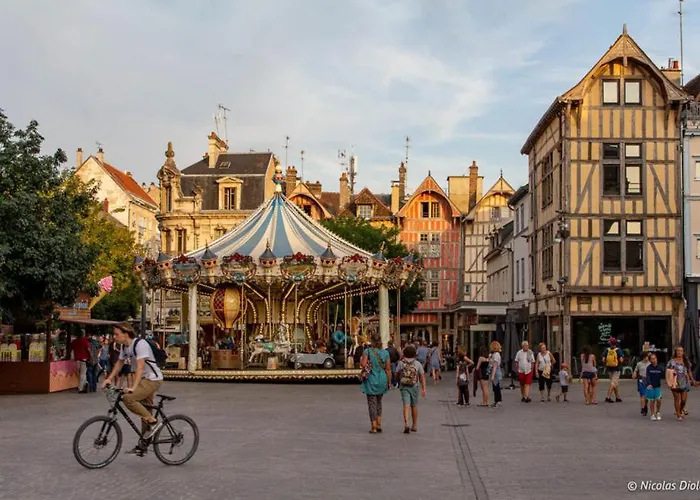 L'orée Des Champs *